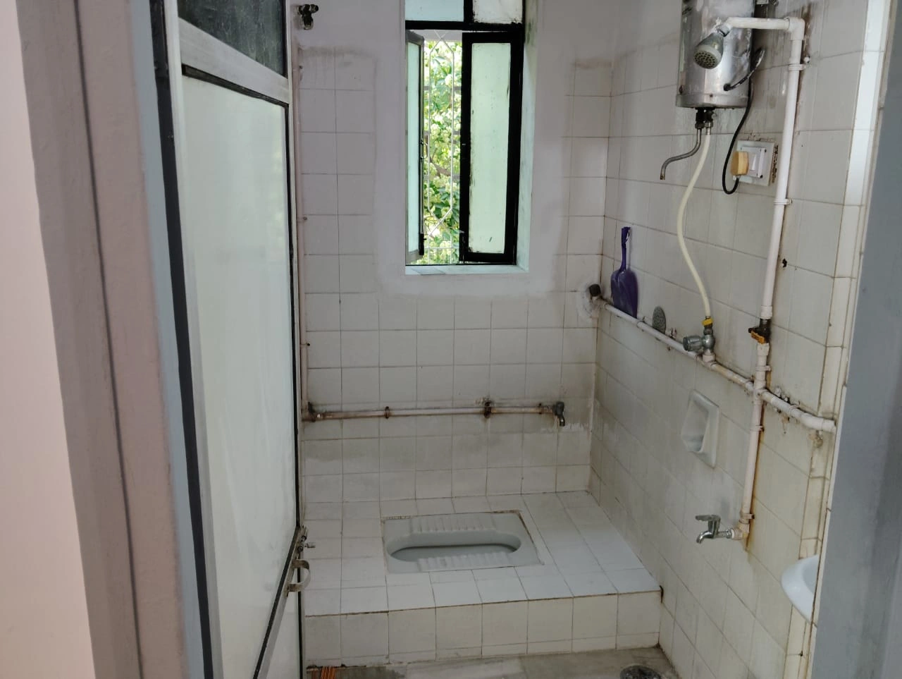 2 BHK Flat for Rent in Raheja Heights, Malad East
